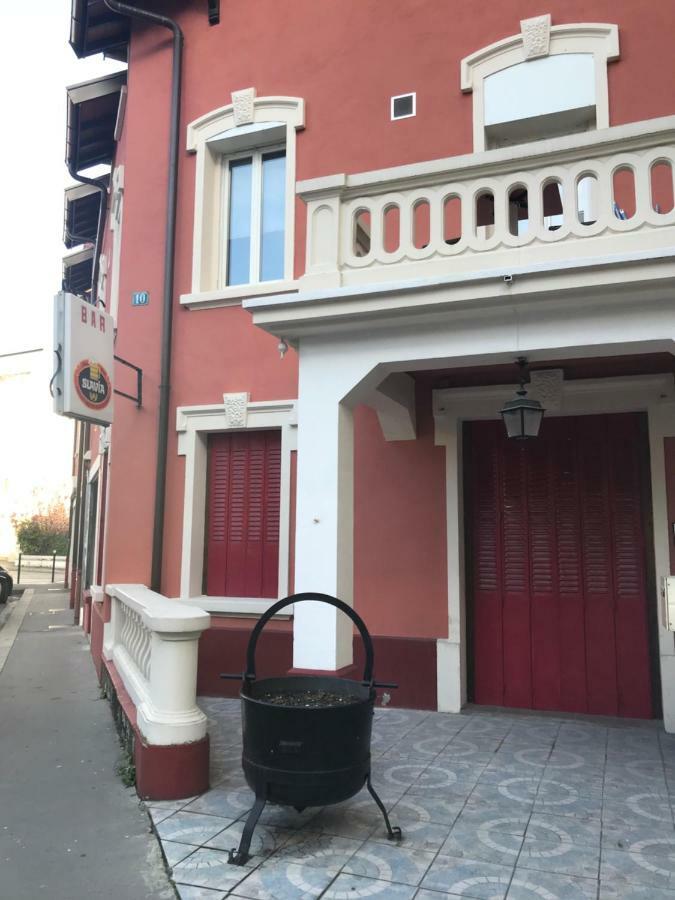 Studio Champagne Au Centre Ville Apartamento Annecy Exterior foto