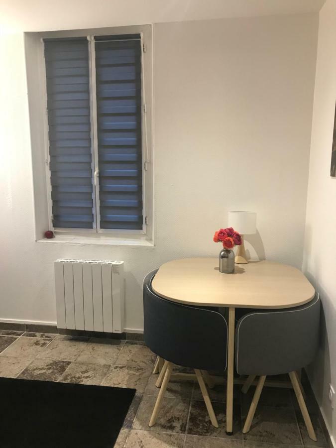 Studio Champagne Au Centre Ville Apartamento Annecy Exterior foto